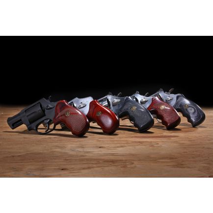 Renegade™ Wood Laminate Revolver Grips
